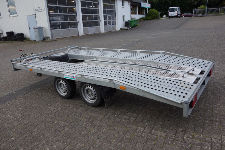 Anhänger Vermietung - 2,7 t Autotransport Anhänger mieten